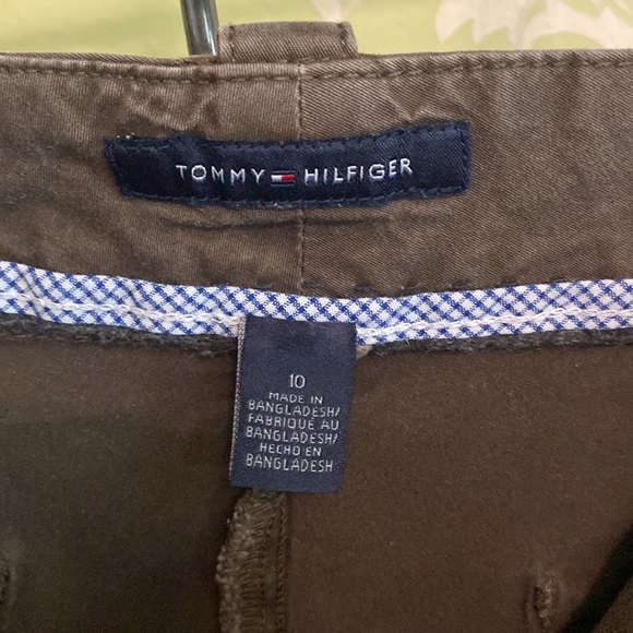 Brown Tommy Hilfiger Cargo Shorts - Picture 3 of 3